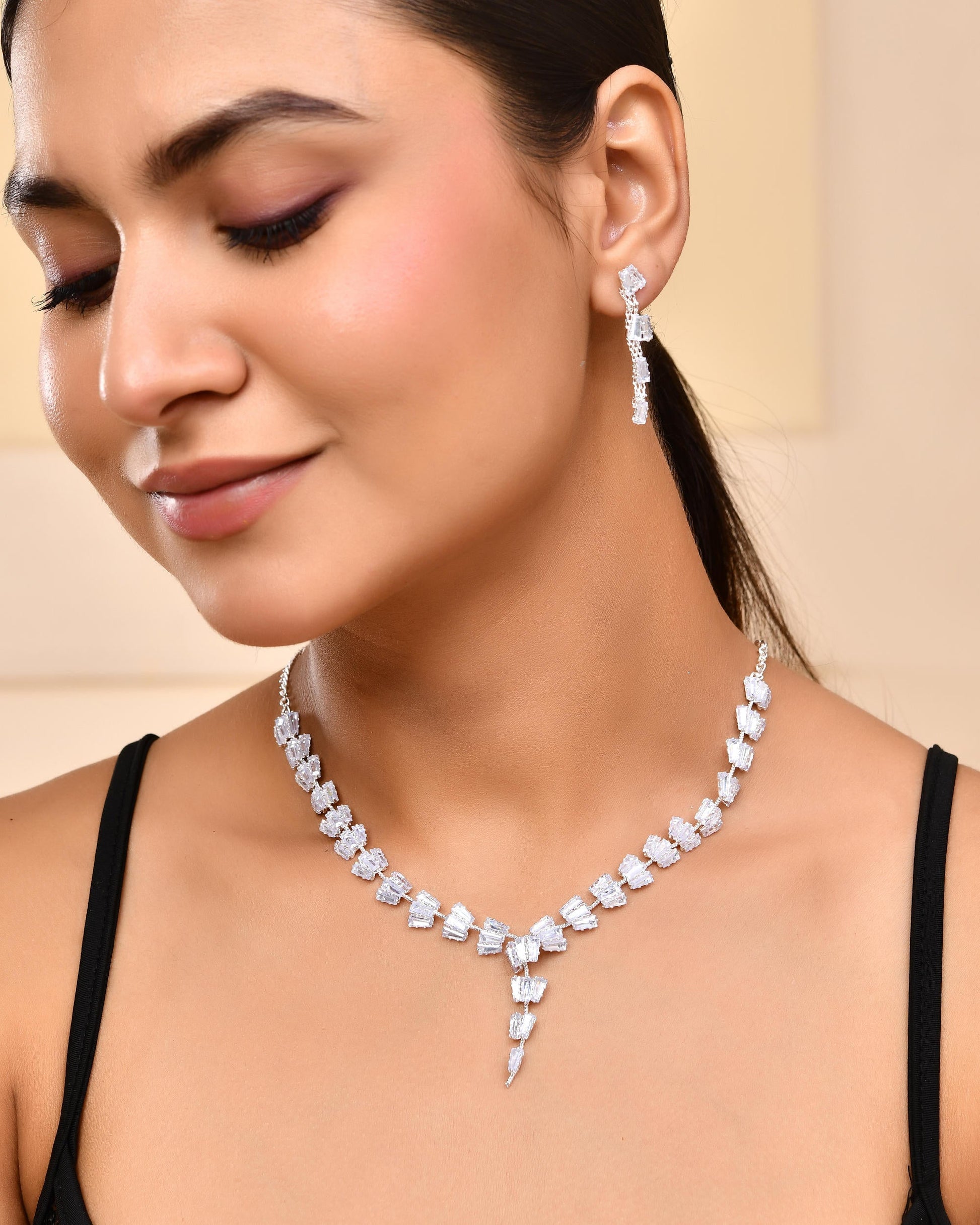 VOJ Silver Plated Artifical Stone Studded Necklace Set VOJ (Valley Of Jewellery)