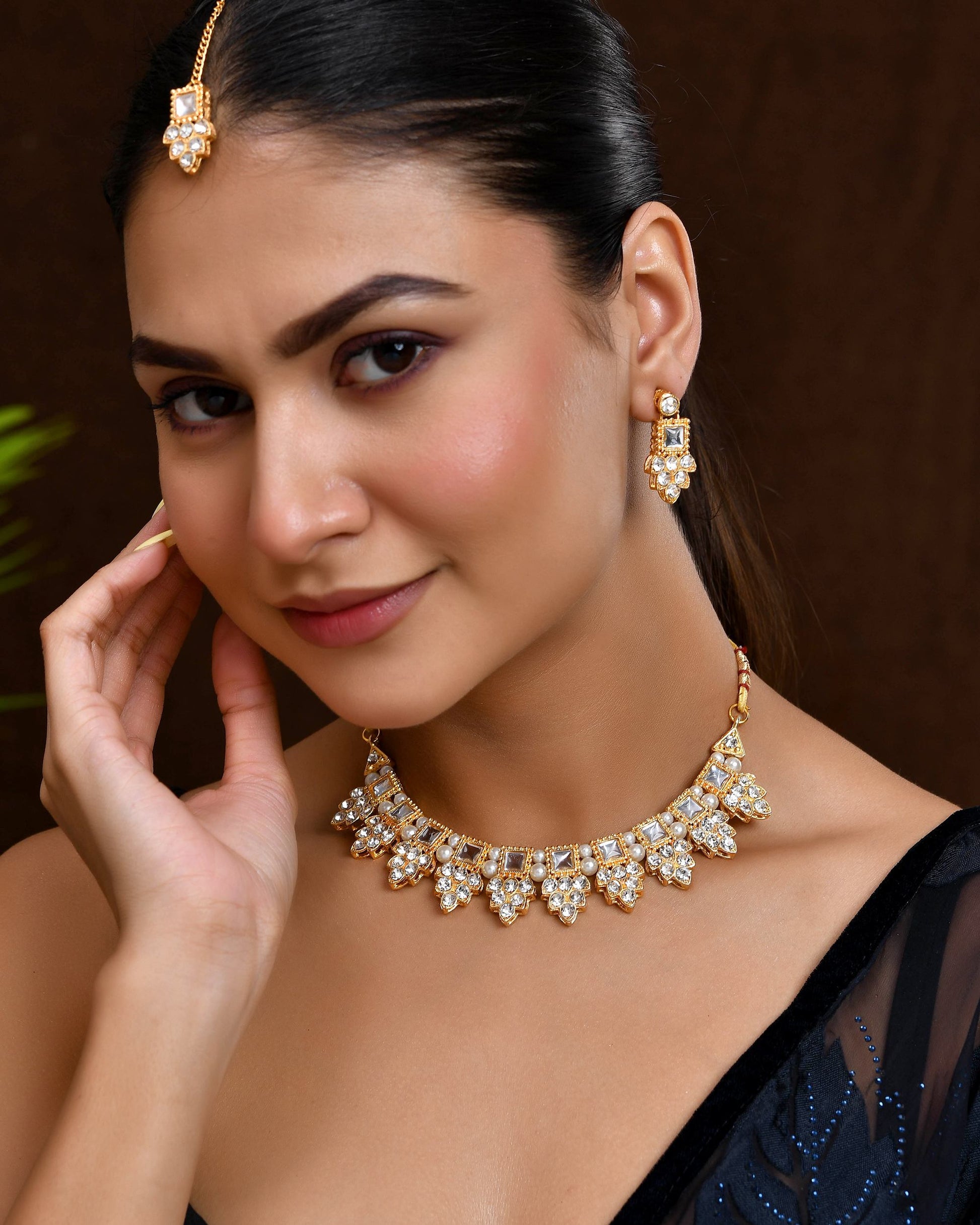 VOJ Gold Polished Stone Studded Necklace Set With Maang Tikka VOJ (Valley Of Jewellery)