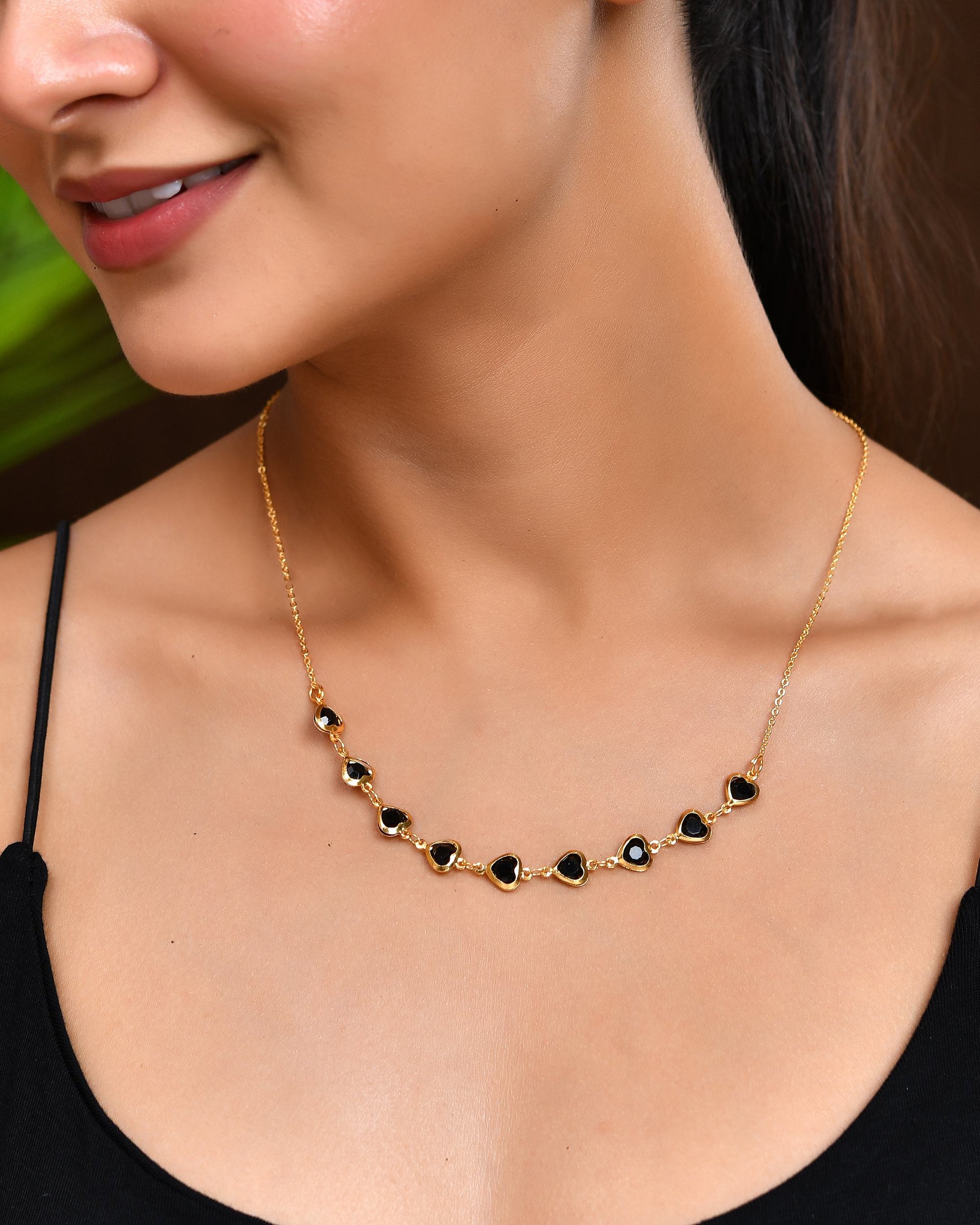 VOJ Gold Polished Stainless Steel Black Hear Shaped Stone Chain 