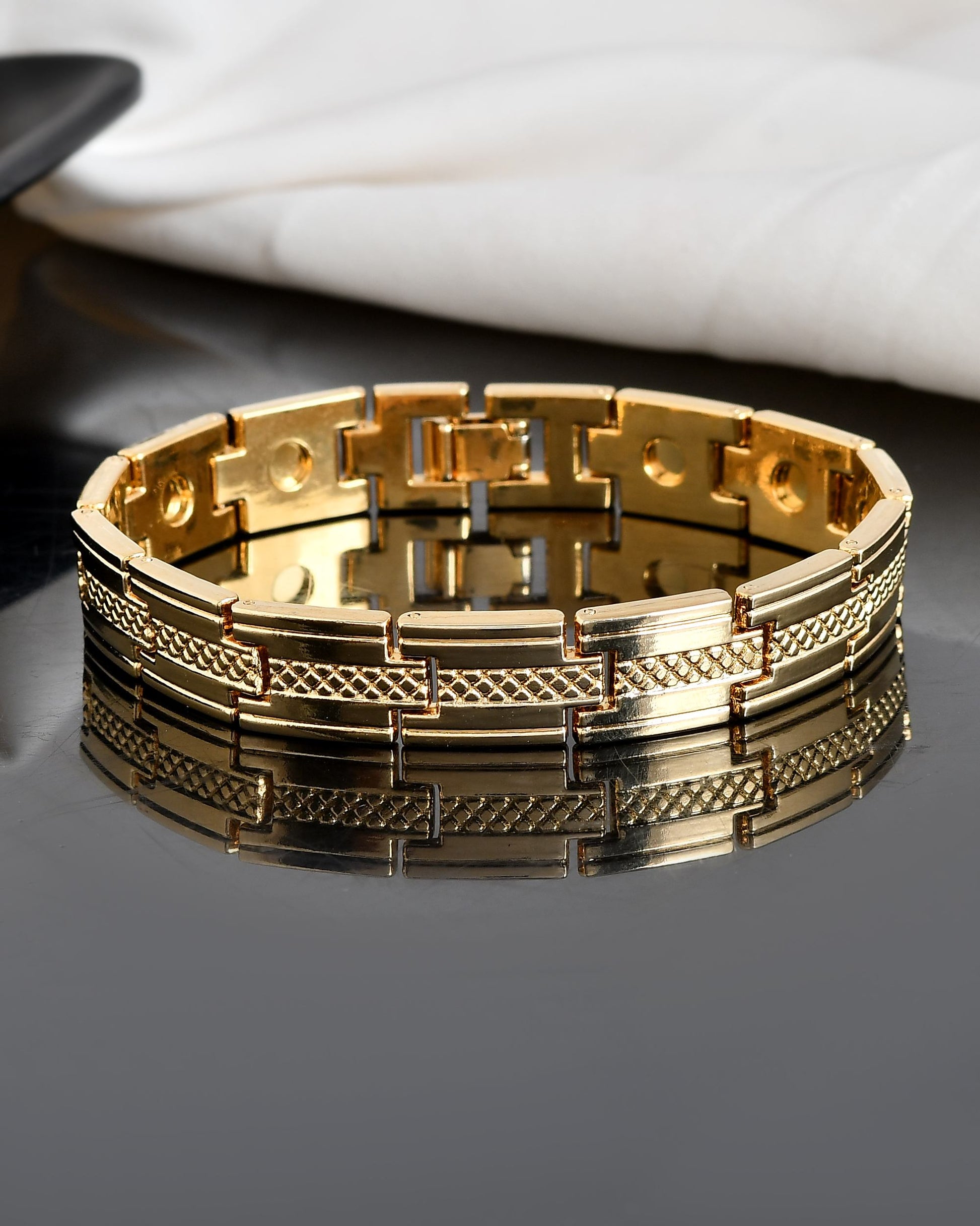 VOJ Men Gold-Toned Stainless Steel Grid Pattern Chain Bracelet VOJ (Valley Of Jewellery)