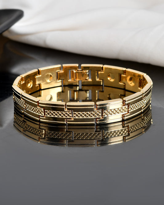 VOJ Men Gold-Toned Stainless Steel Grid Pattern Chain Bracelet VOJ (Valley Of Jewellery)