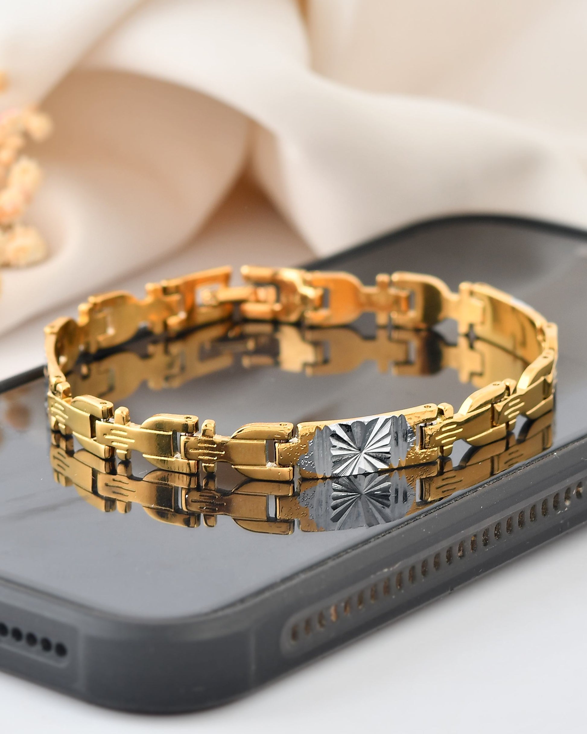 VOJ Men's Elegant Two-Tone Gold & Silver Link Bracelet VOJ (Valley Of Jewellery)