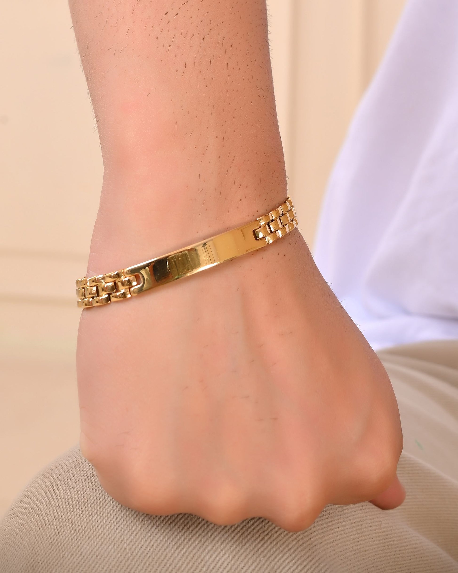 VOJ Men Gold Polished Link Bracelet VOJ (Valley Of Jewellery)
