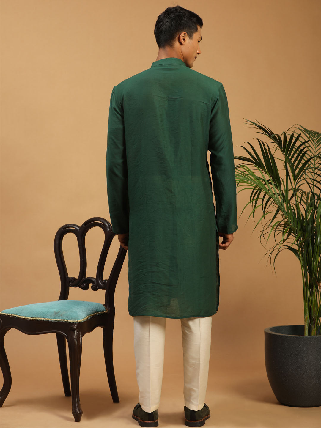 Vastramay Men's Green And Cream Cotton Blend Kurta & Pyjama - Grab2buy