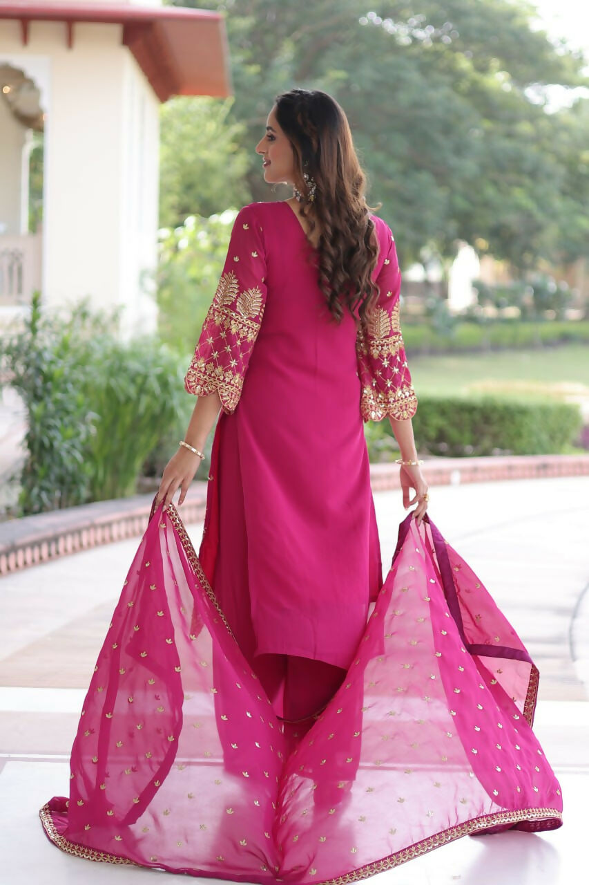 Teeya Creation Womens New Trendy Faux Blooming With Embroidered Work Kurta Set