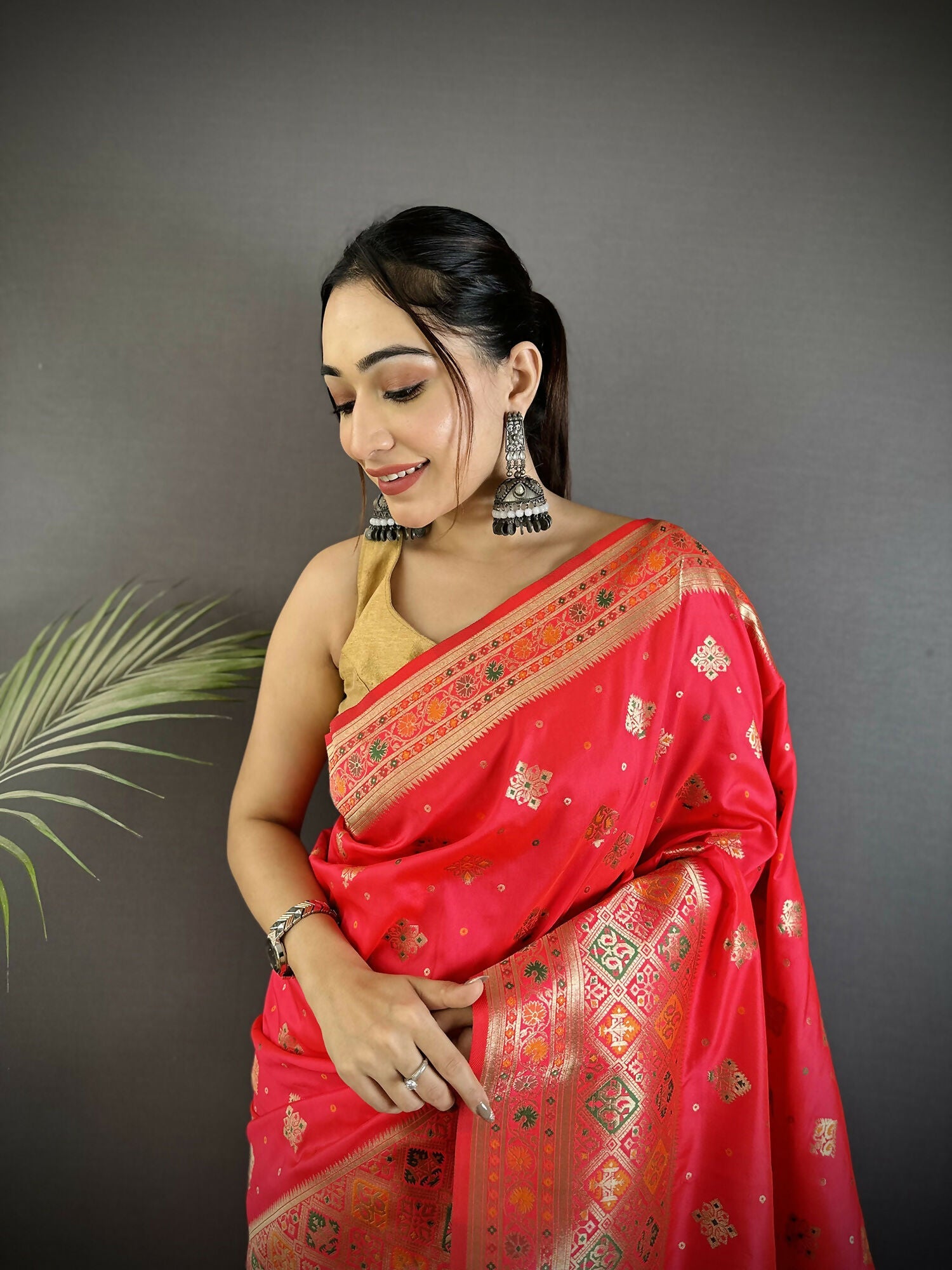 Joban Fashion Rani Pink Geometric Pattern Soft Silk Patola Saree