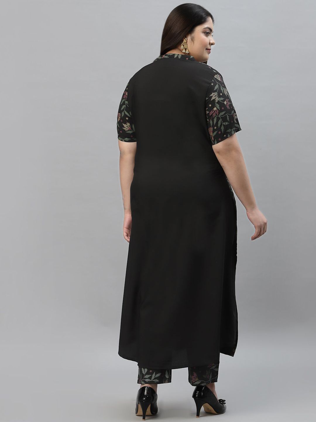 Sztori Plus Size Floral Foil Printed Mandarin Collar A-Line Kurta With Trouser