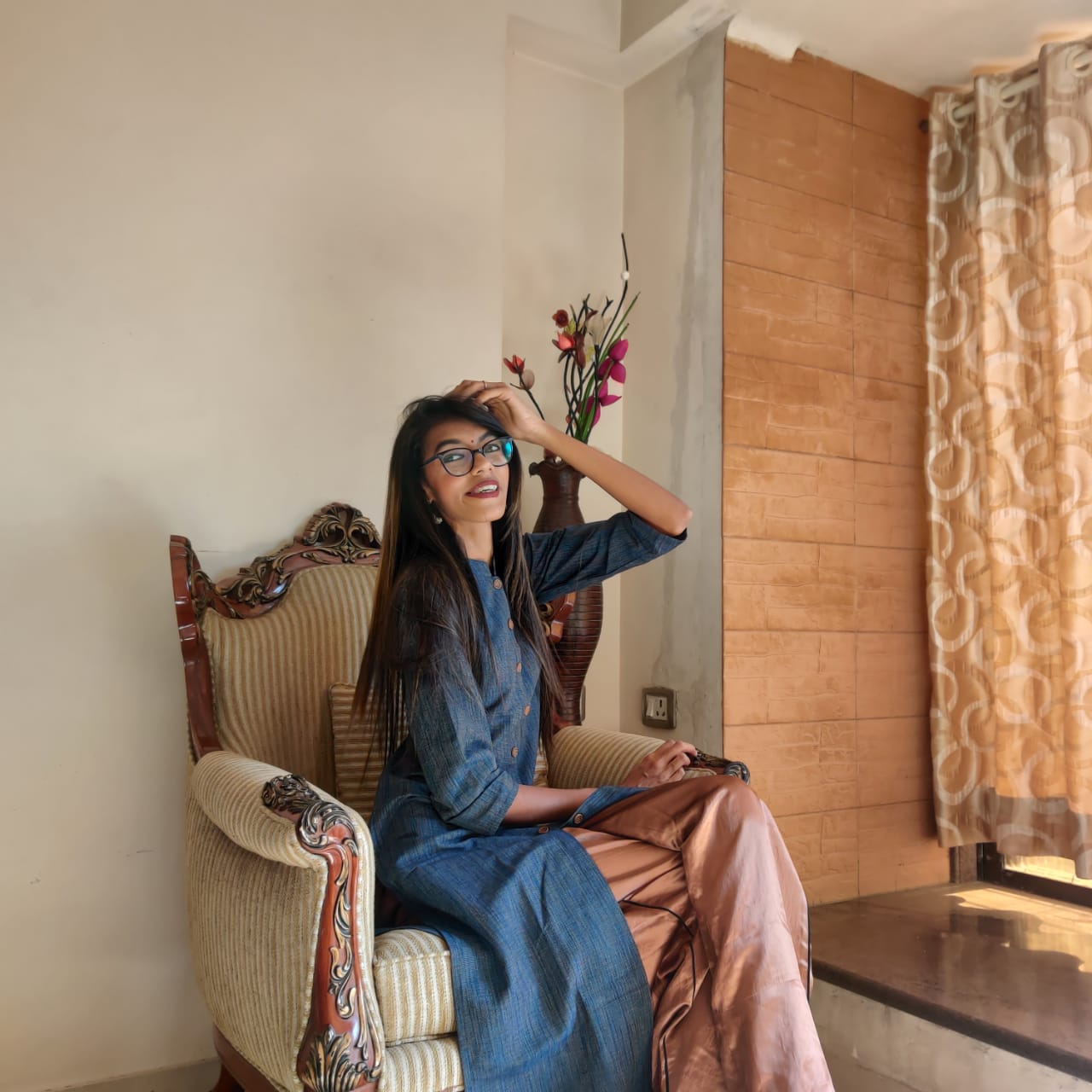 Jompers Women Navy self design straight Kurta
