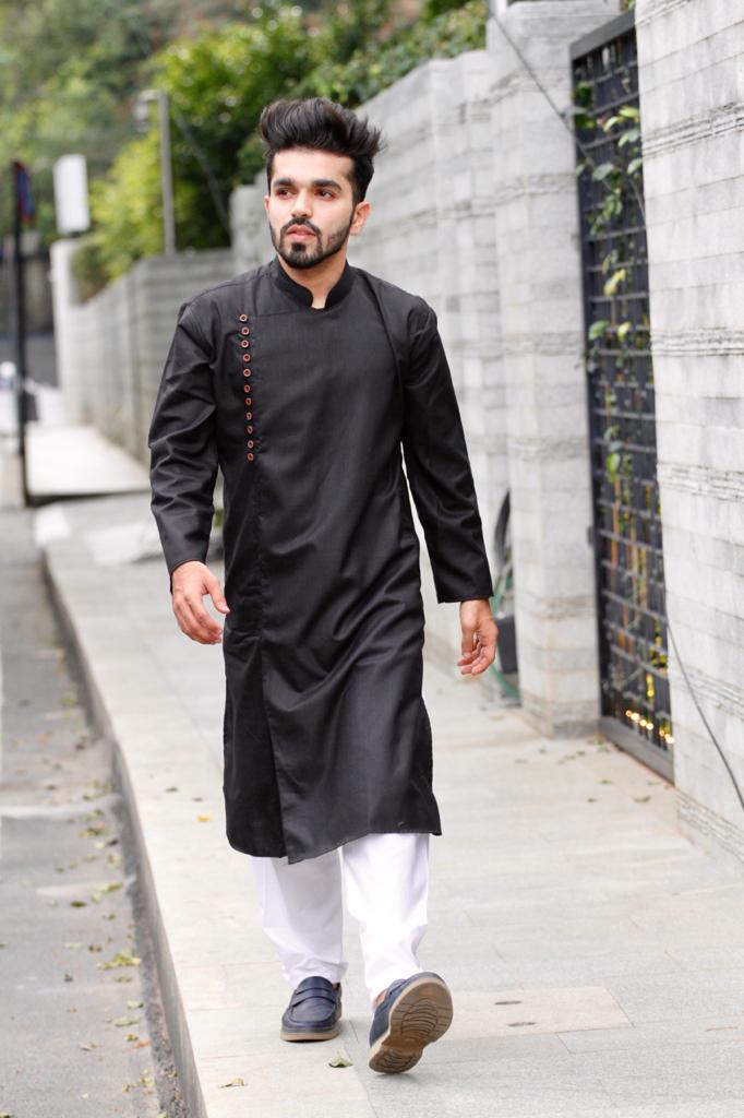 Jompers Men Black Solid Mandarin Collar Kurta Only