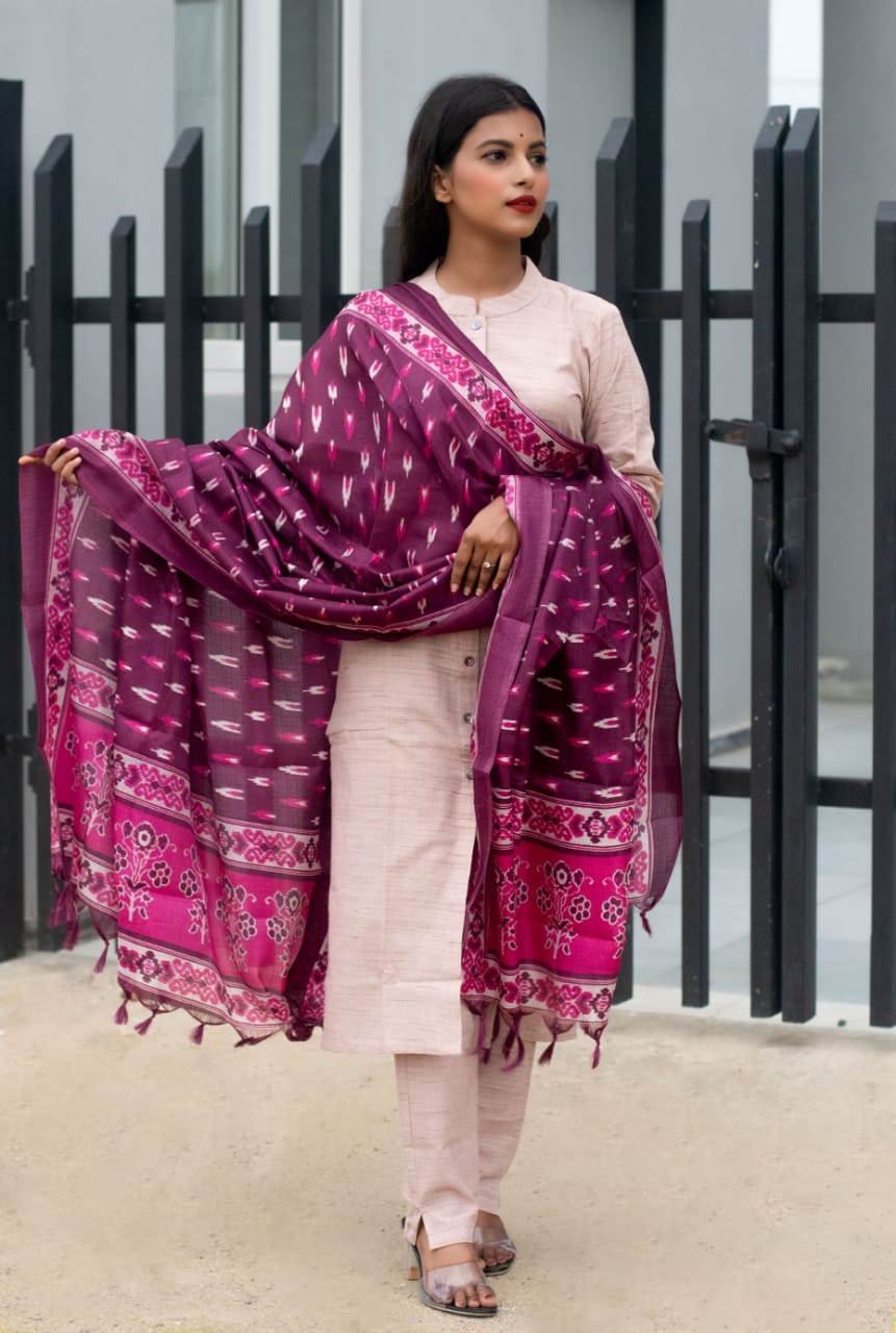 Jompers Women Pink Solid Kurta with Trousers & Dupatta