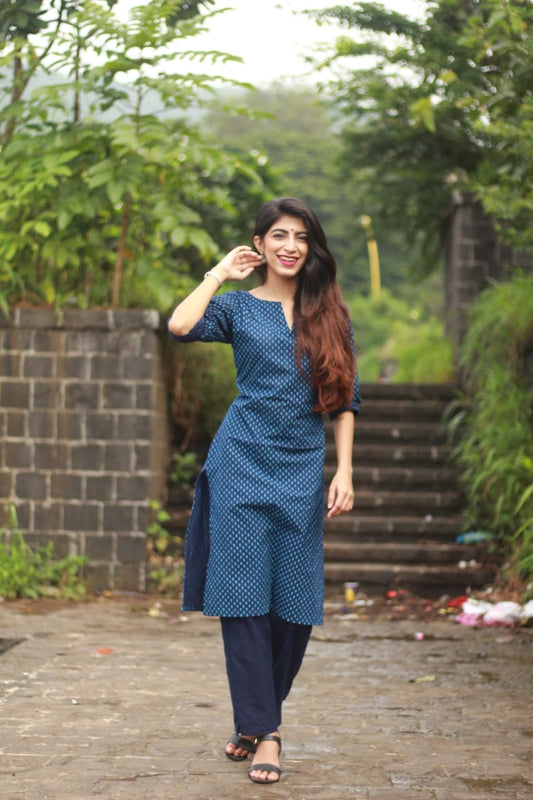Jompers Women Blue Printed Kurta with Trousers