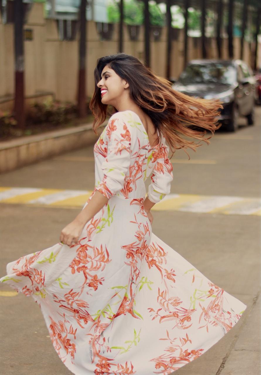 Jompers Women White & Orange Floral Printed Rayon Flared Kurta