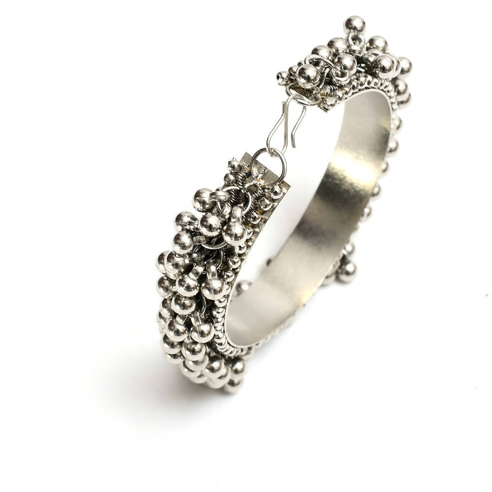 Mominos Fashion Kamal Johar Oxidised Silver-Plated Ghungroo Handcraft Bracelet 