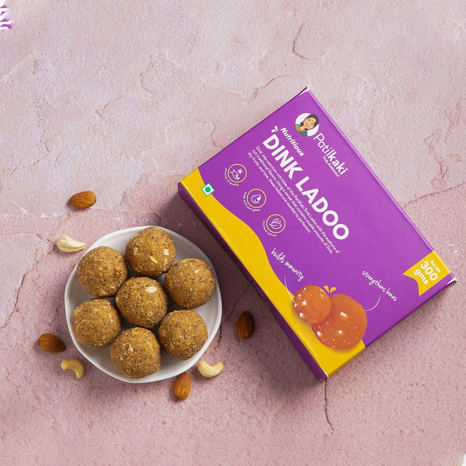Patilkaki Dink Ladoo