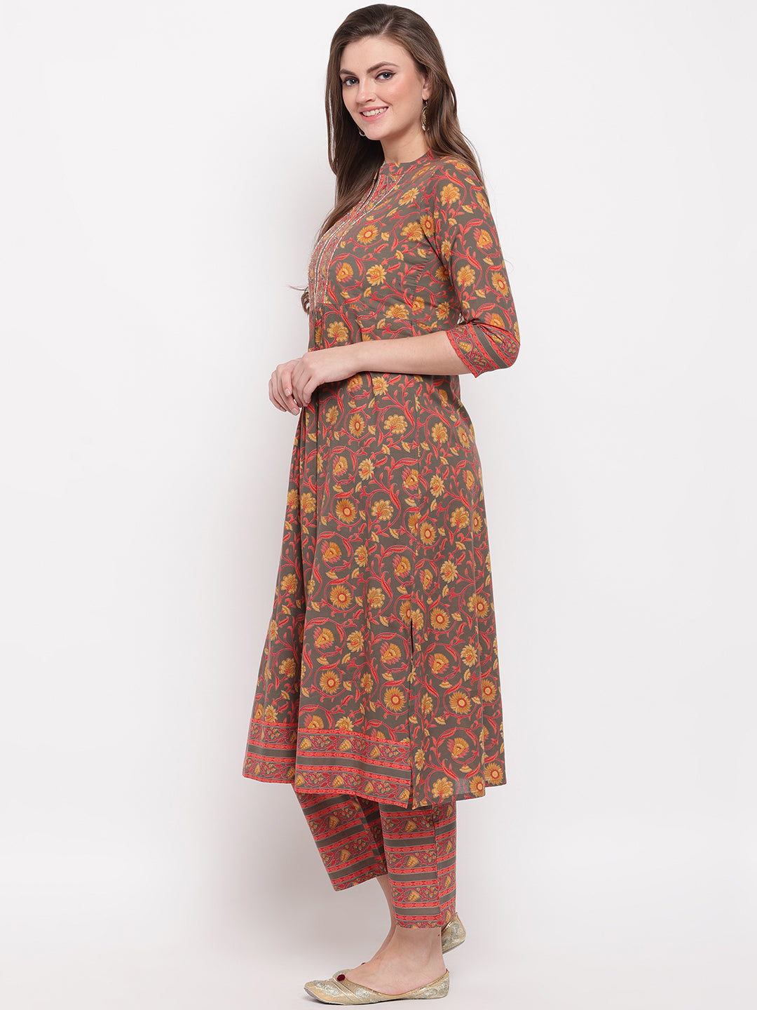 NOZ2TOZ Women's Floral Print & Hand Work Flared With Side Cut Cotton Grey Kurti 