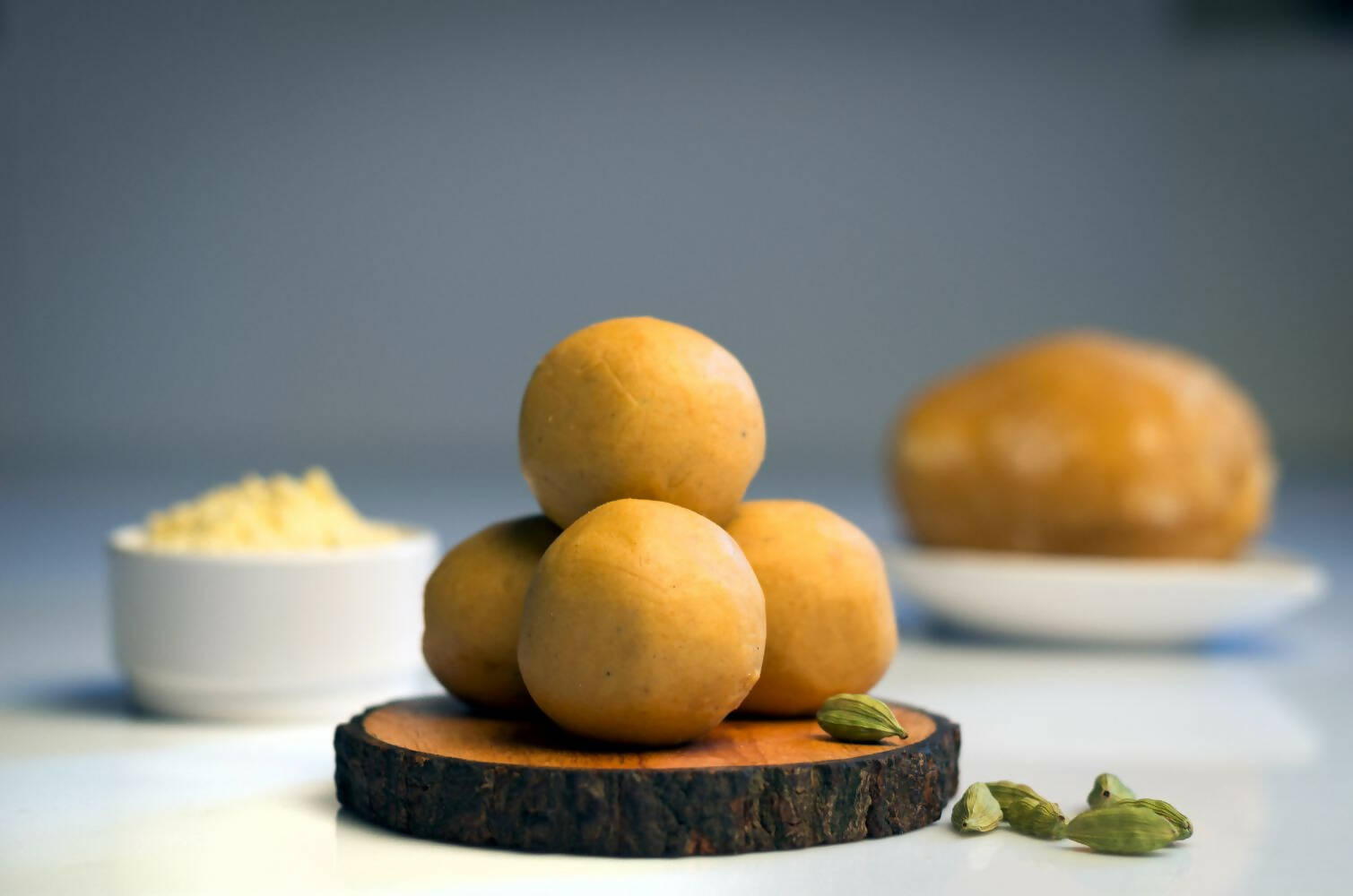 Vijaya Karadant Besan Laddu 