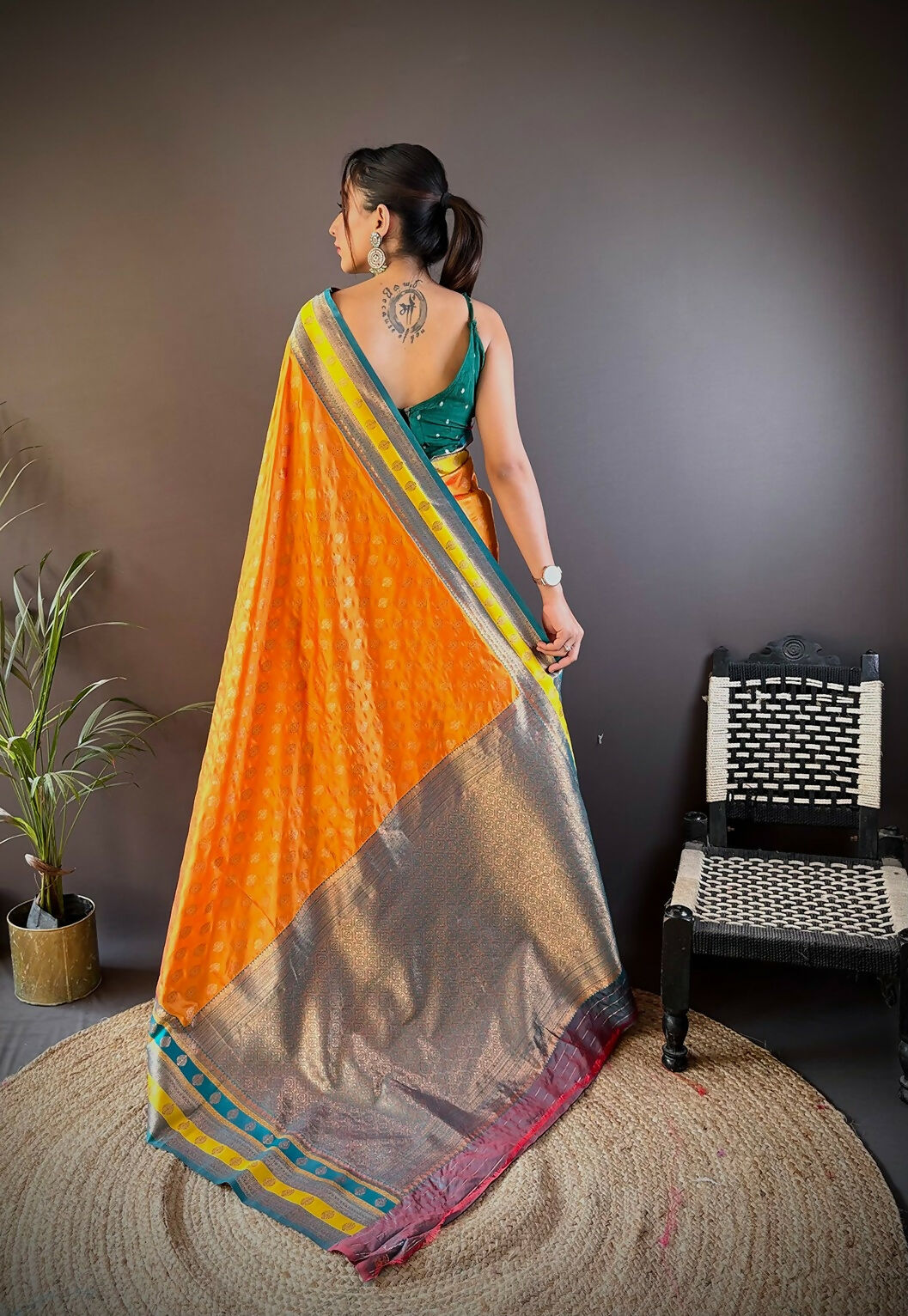 Joban Fashion Green Butti Banarasi Silk Sarees | Swadesiicart