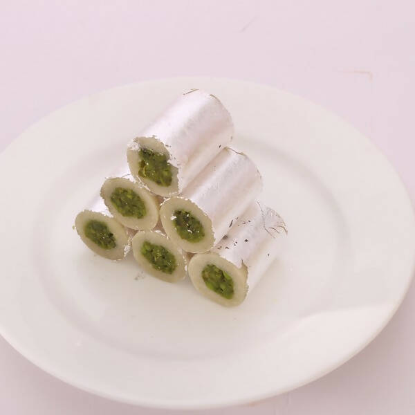 Dadu's Kaju Pista Roll 