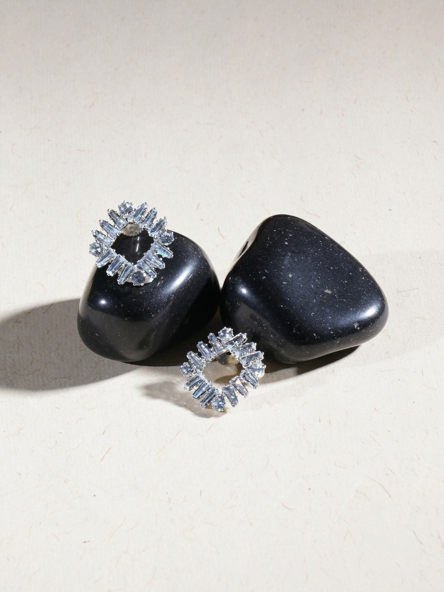 stone stud (white) - Ruby Raang