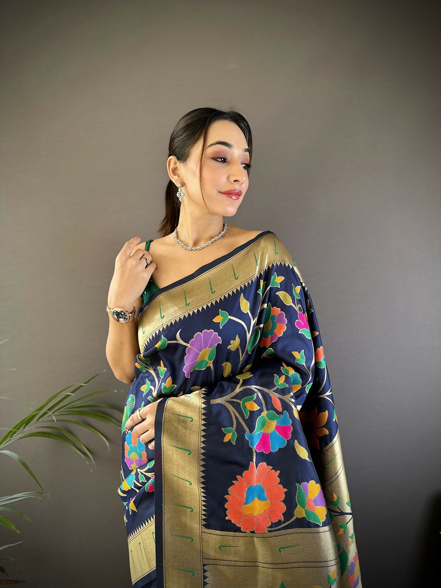 Joban Fashion Navy Blue Zari Woven Floral Motifs Soft Silk Paithani Silk Saree