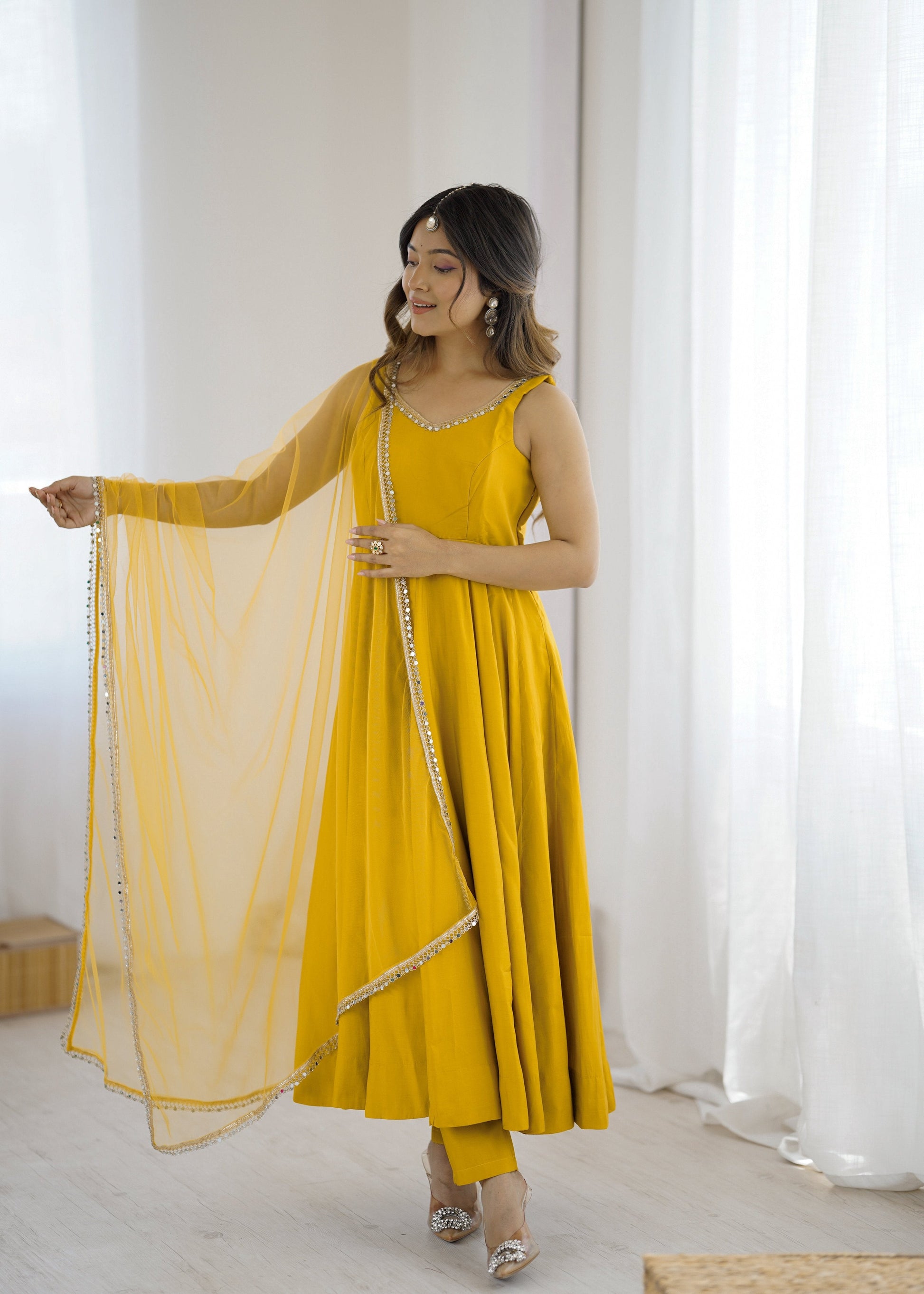 Lorenvalley Fashion Yellow Pure Romansilk Chanderi Fabric Yoke Fancy Lace Work Anarkali Kurta Pant With Dupatta Set 