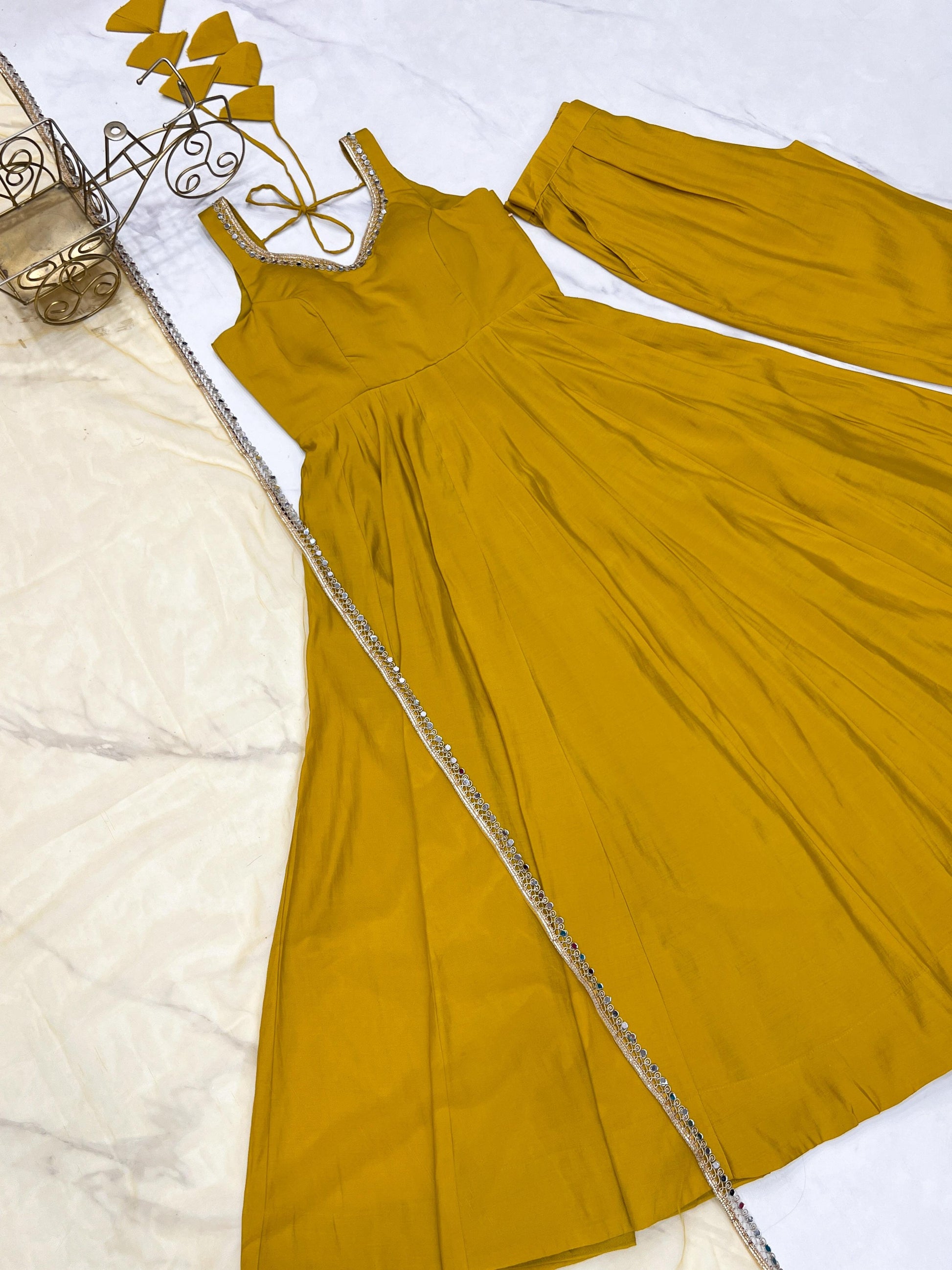 Lorenvalley Fashion Yellow Pure Romansilk Chanderi Fabric Yoke Fancy Lace Work Anarkali Kurta Pant With Dupatta Set 