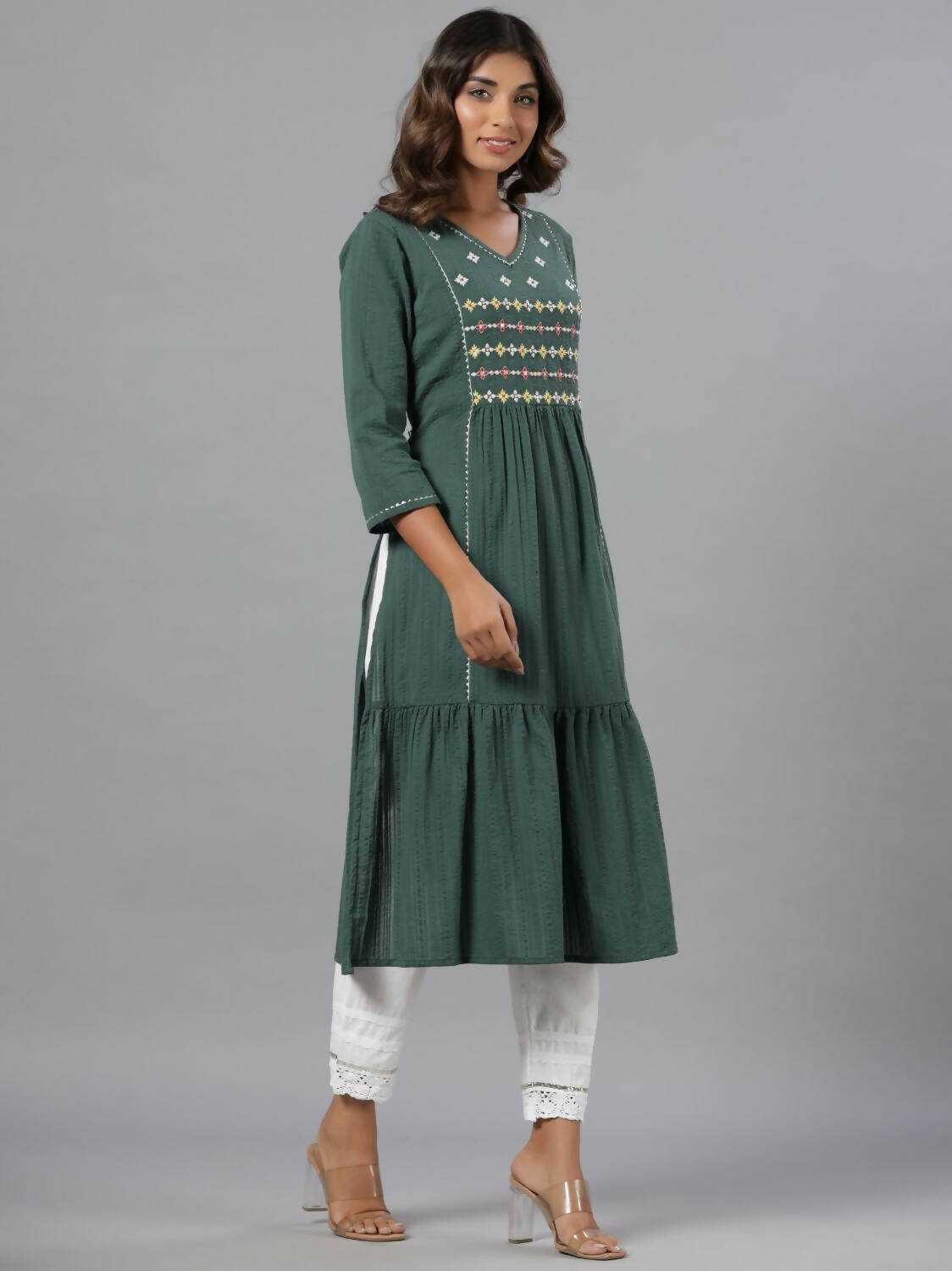 Juniper Women Green Seer Sucker Embroidered High Slit Kurta