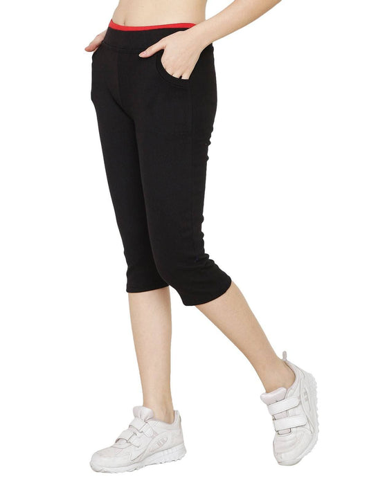 Asmaani Black Color Capri Type with Two Side Pockets.