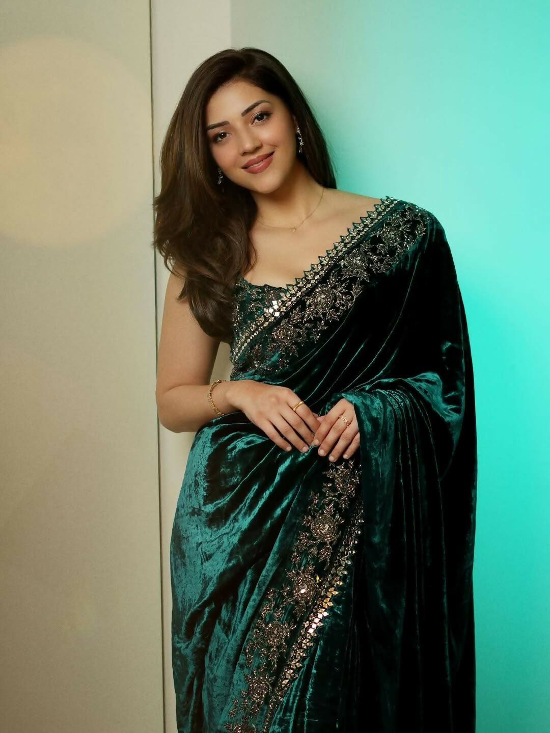Joban Fashion Green Viscose Velvet Party Wear Sarees