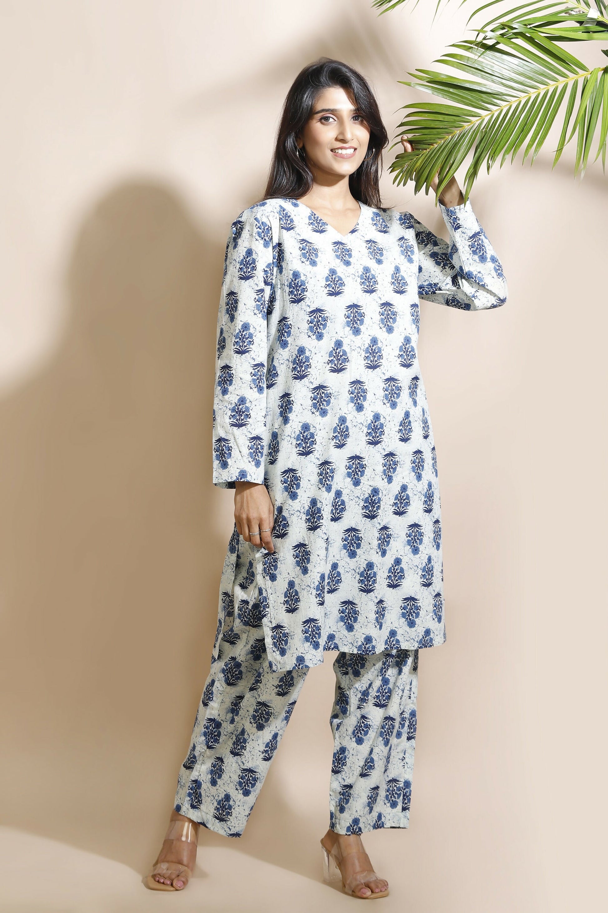 Breathables Women’S Cream Cotton Indian Motif Butta Loungewear Co-Ord Set – Long Kurta & Pants