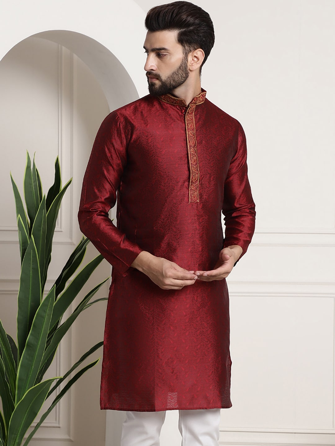 Sojanya Men Red Embroidered Straight Kurta 