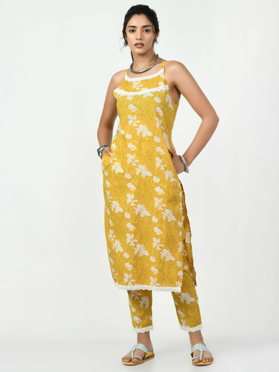 Myshka Women's Yellow Printed Kurta With Trouser
