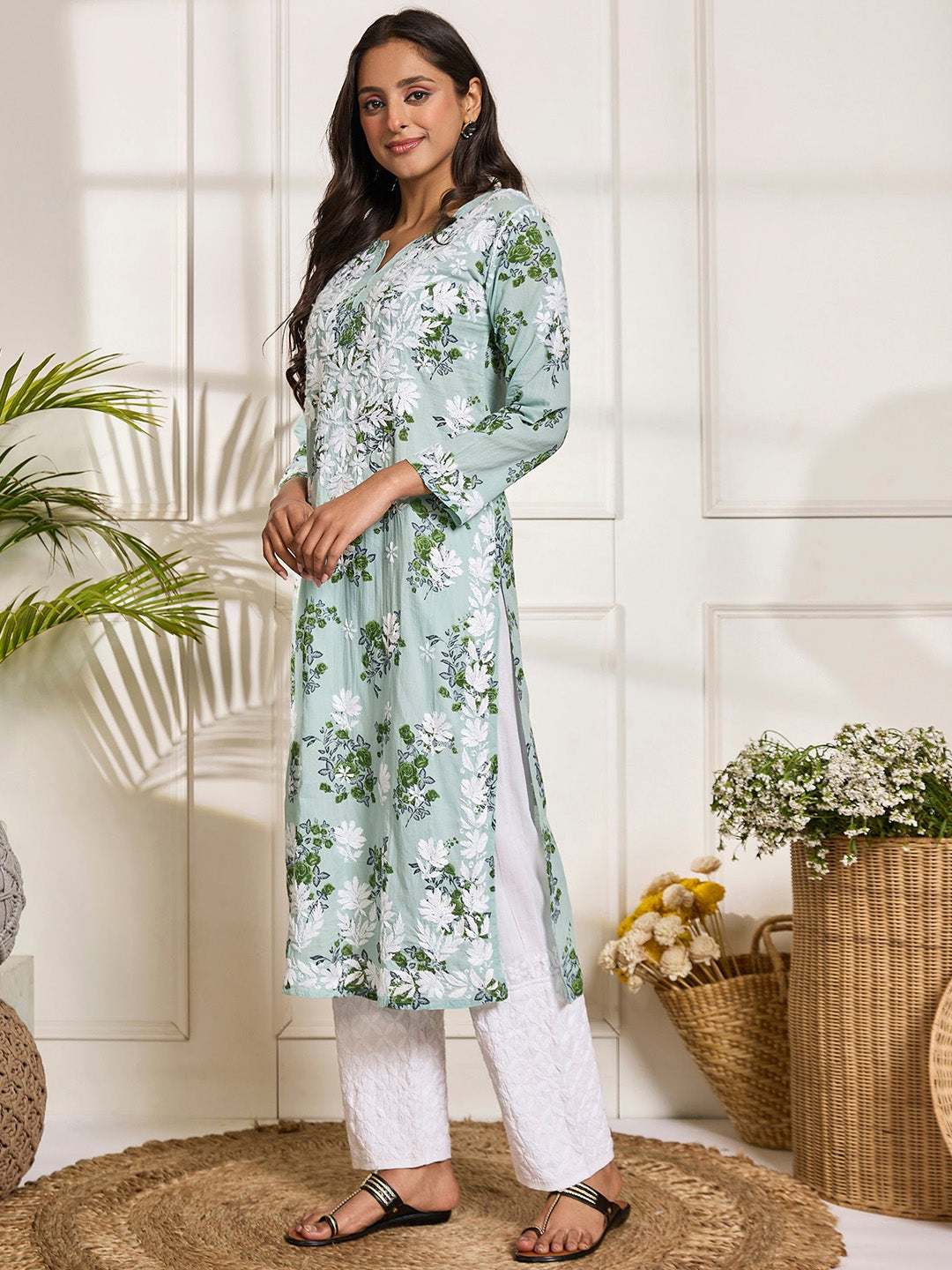 HOUSE OF KARI Floral Embroidered Chikankari Pure Cotton Kurta 