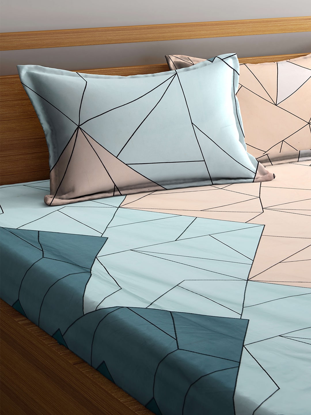 KLOTTHE Blue & Pink Geometric 300 TC King Fitted Bedsheet With 2 Pillow Covers 