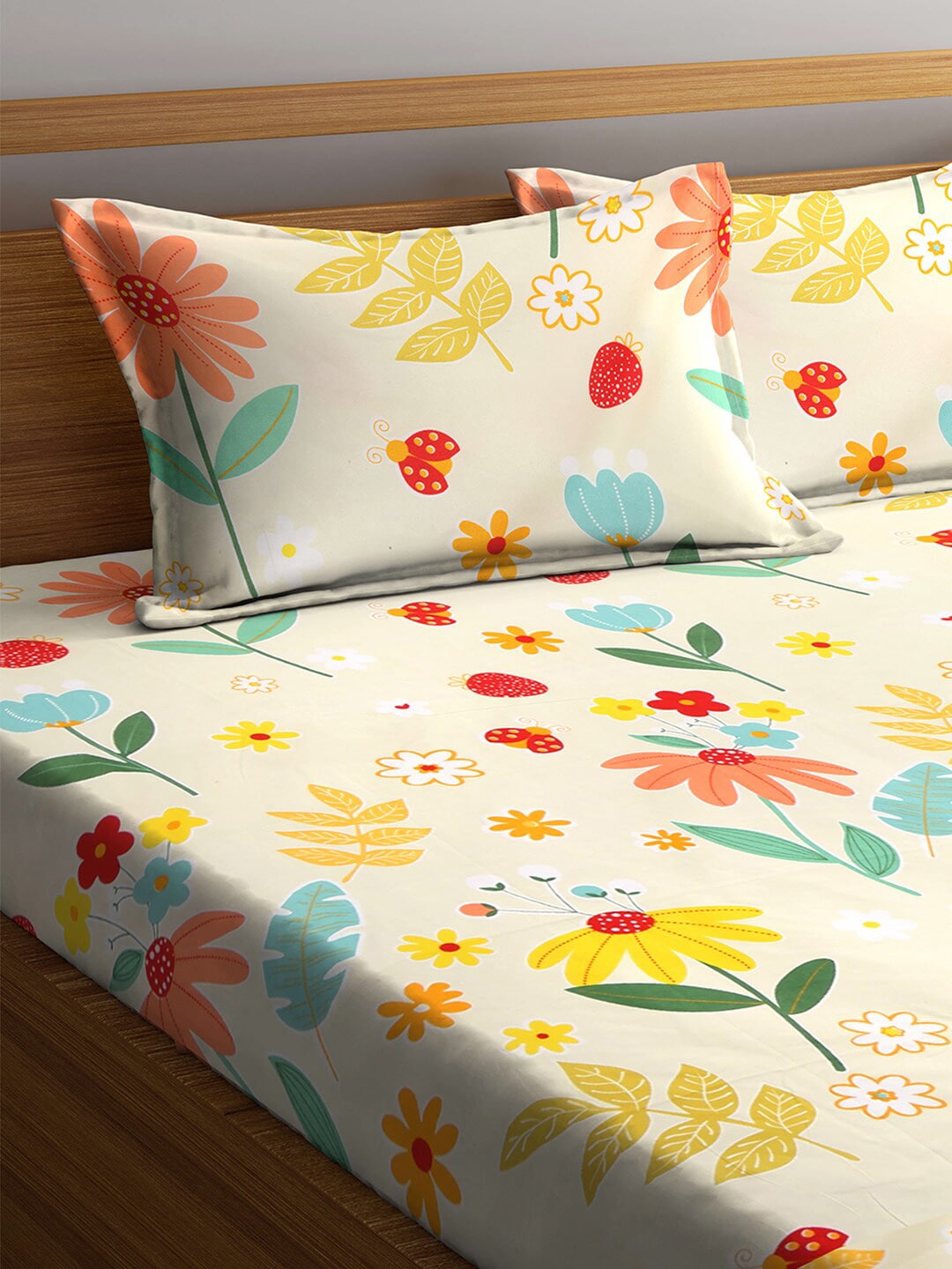 KLOTTHE White & Yellow Printed 300 TC Double King Fitted Bedsheet With 2 Pillow Covers 