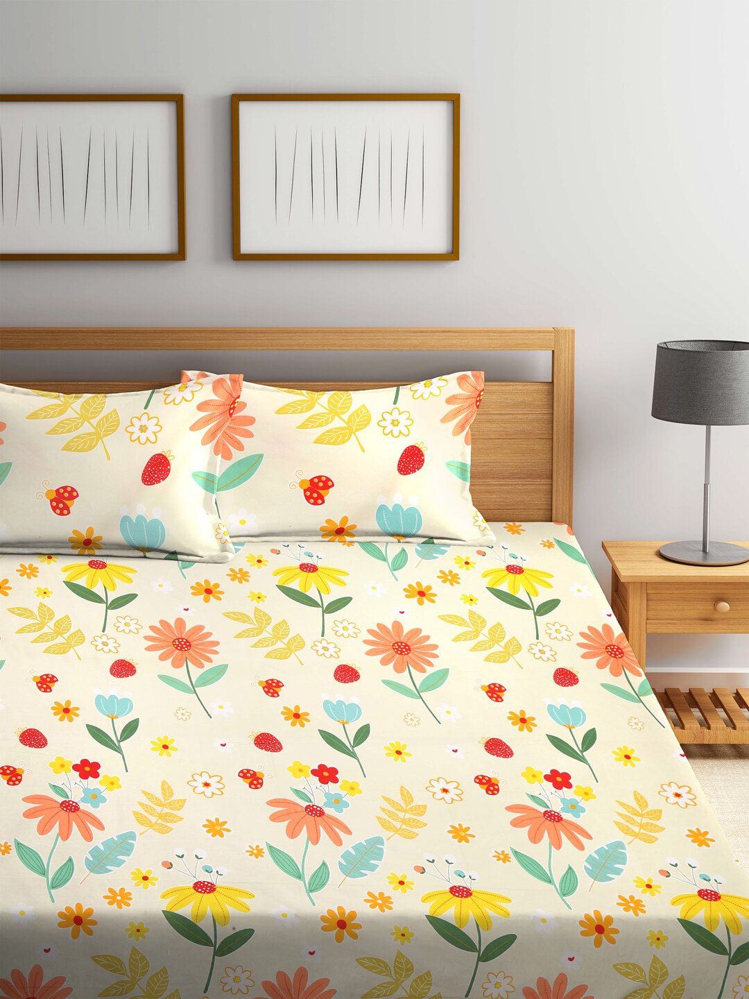 KLOTTHE White & Yellow Printed 300 TC Double King Fitted Bedsheet With 2 Pillow Covers 