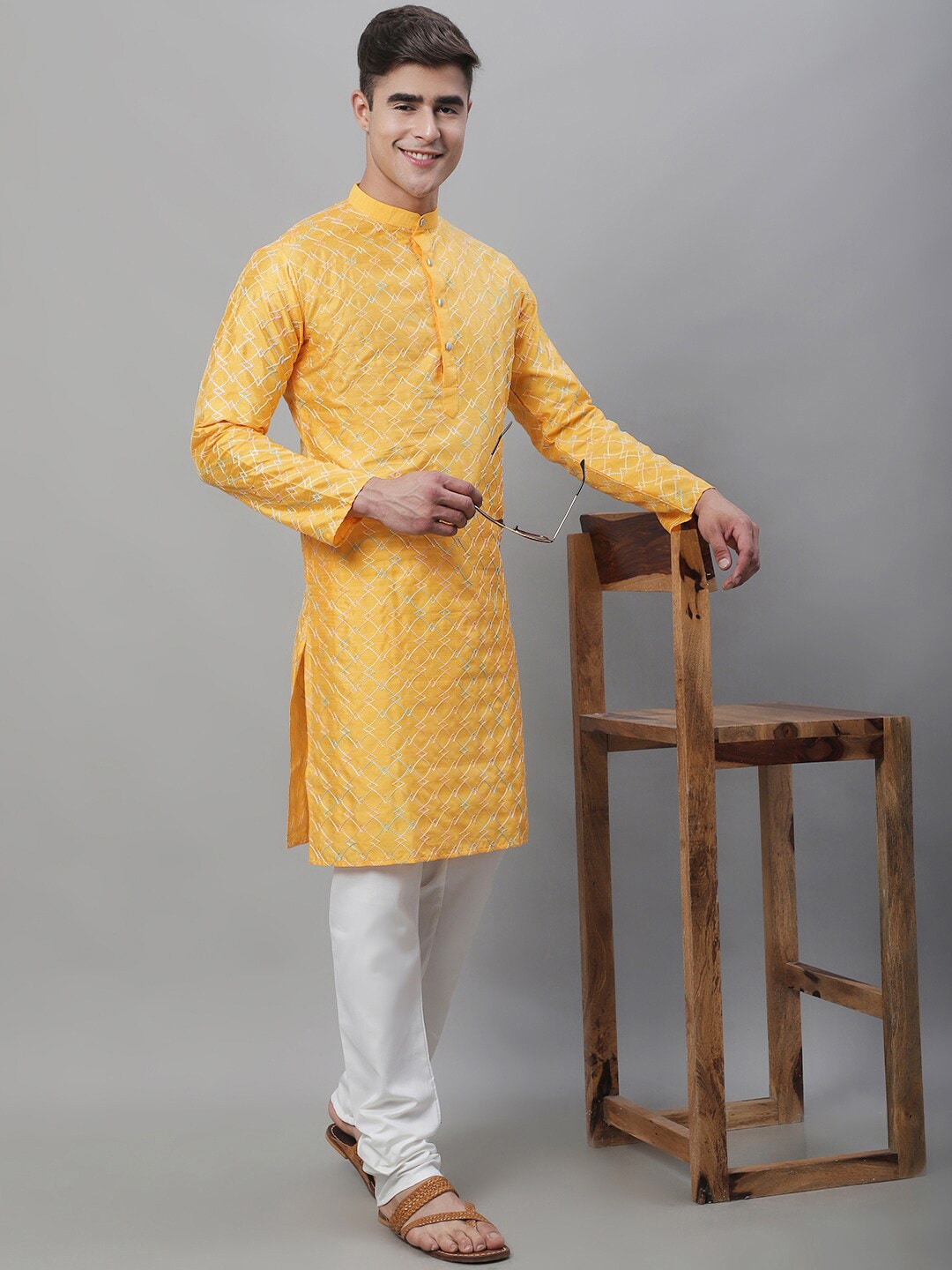 Sojanya Geometric Embroidered Thread Work Cotton Silk Kurta 