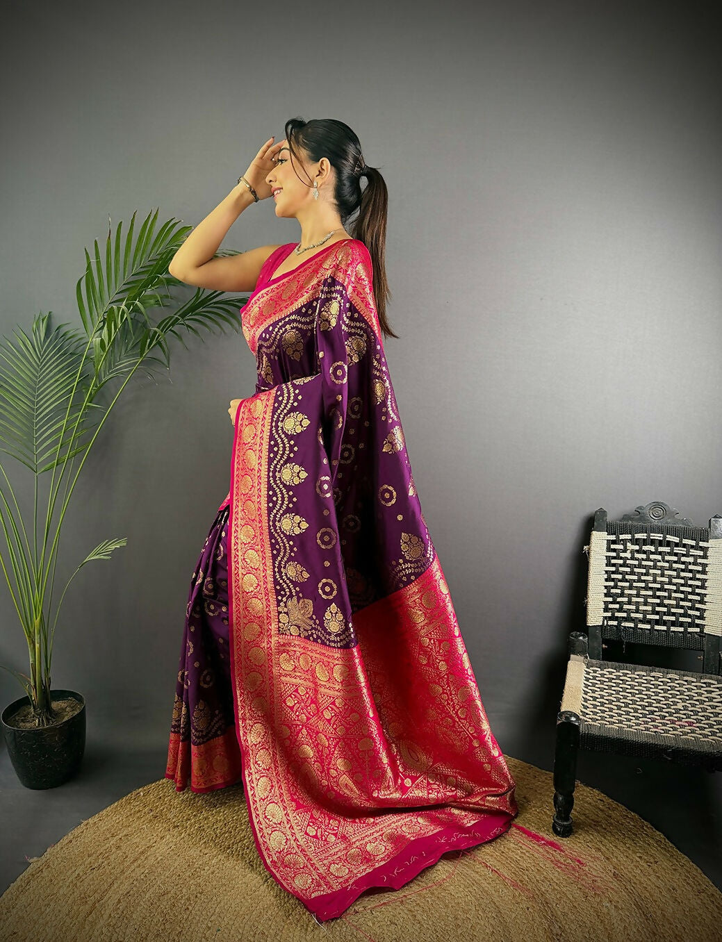 Joban Fashion Magenta Butti Banarasi Silk Sarees | Swadesiicart