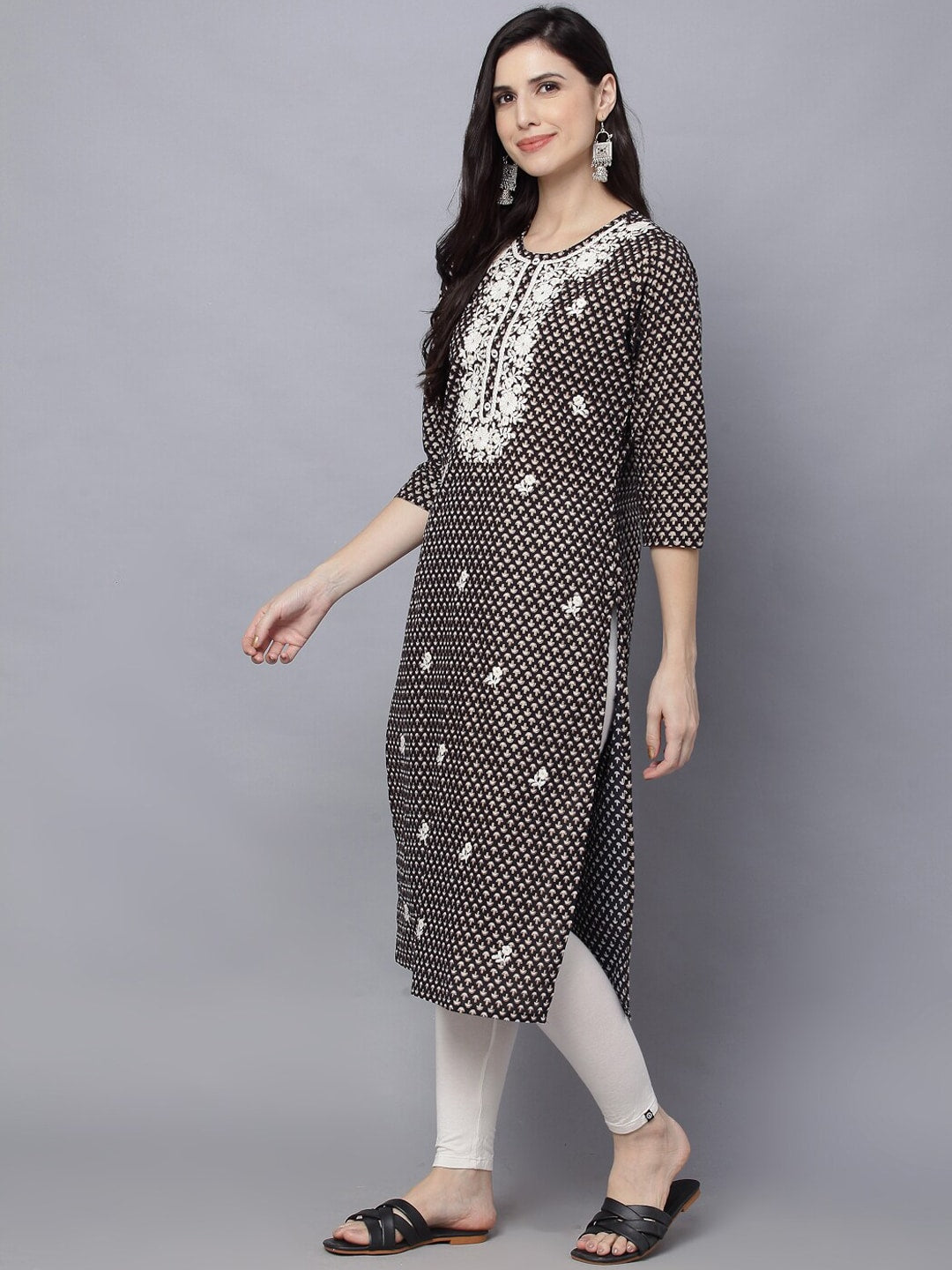 HERE&NOW Women Geometric Yoke Design Thread Work Kurta