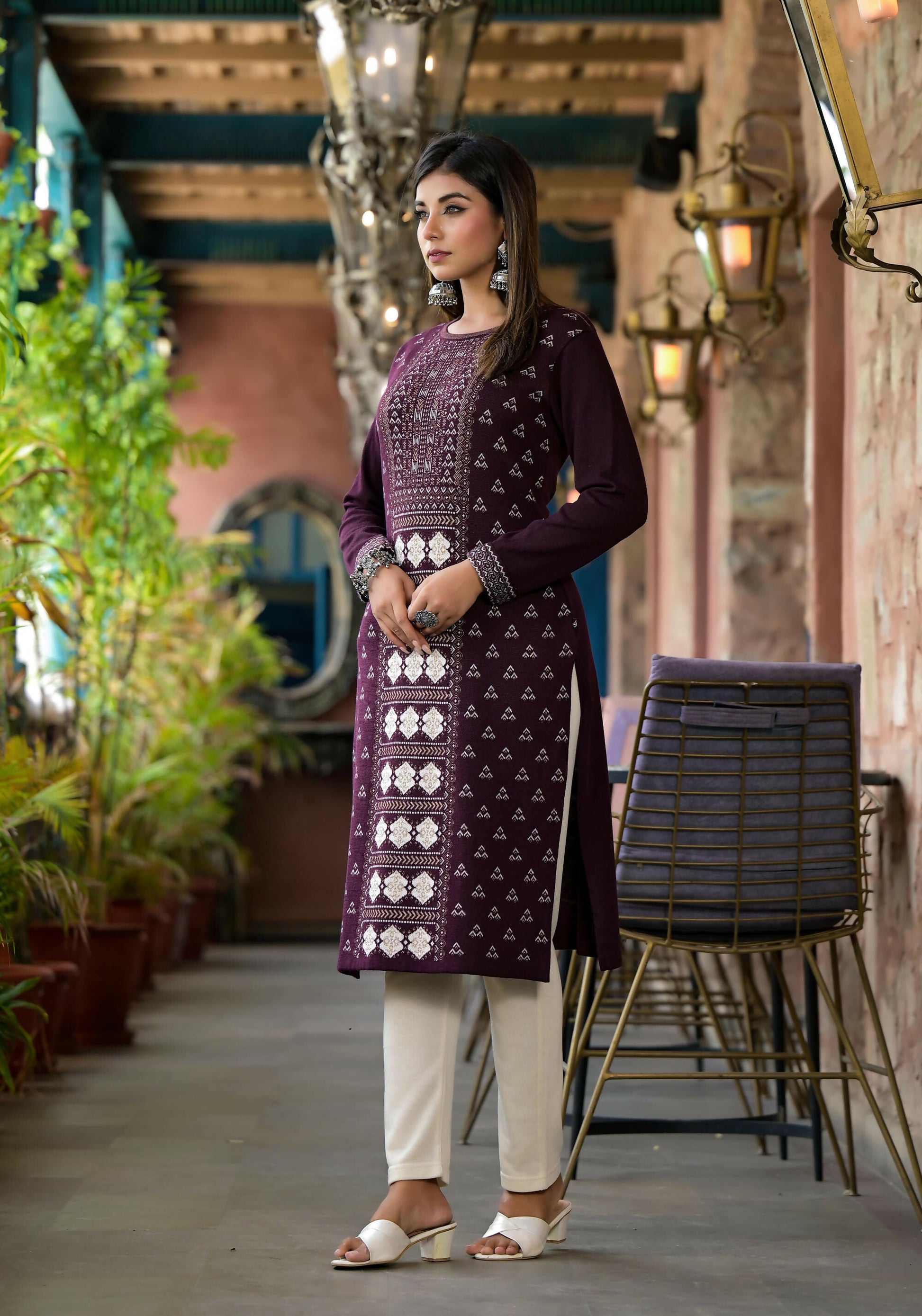 Juniper Women's Mauve Ethnic Motif Printed Polycotton Straight Round Neck Women Kurta