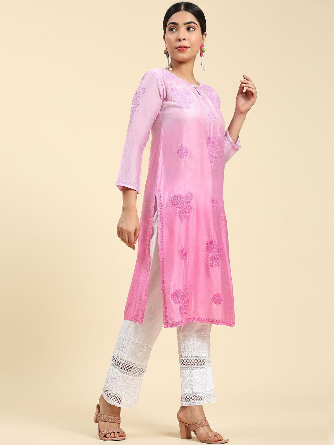 HOUSE OF KARI Floral Chikankari Embroidered Kurta 