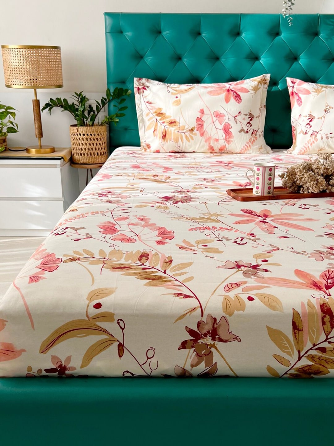 URBAN SPACE Serene White Floral Printed 200 TC Pure Cotton Bedsheet & Pillow Covers 