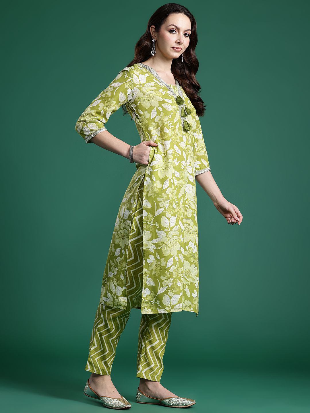 Indo Era Women Floral Printed Regular Beads and Stones Kurta with Trousers & With Dupatta