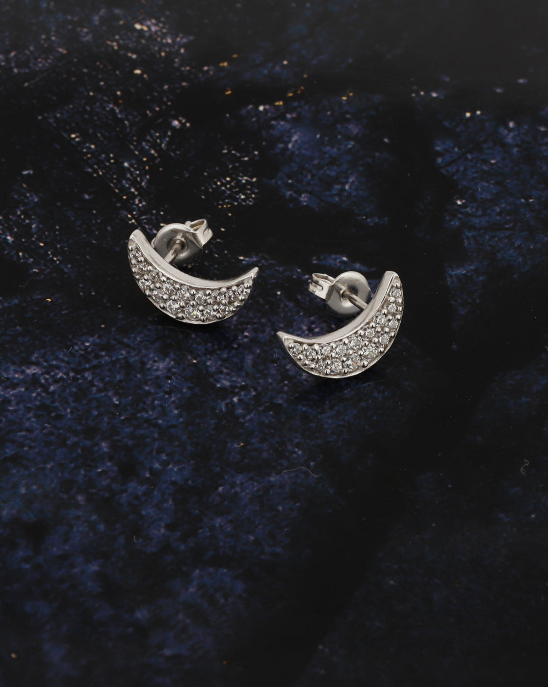 Gold-Polished Tasselled Heart Drop Earring For Women - Wahe Jewels Noz2Toz