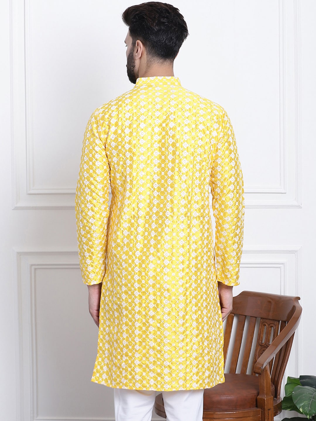 Sojanya Men Yellow & White Ethnic Motifs Embroidered Straight Kurta 