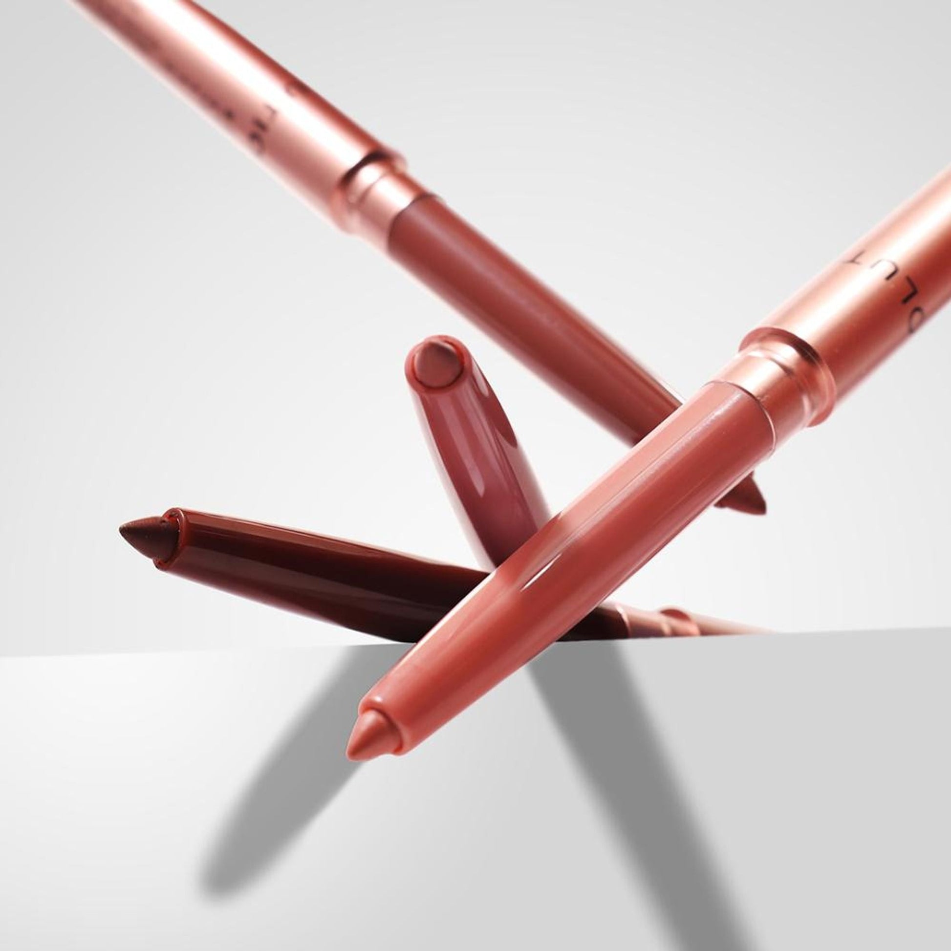 Makeup Revolution Pout Bomb Plumping Lip Liner - Deepest Mauve
