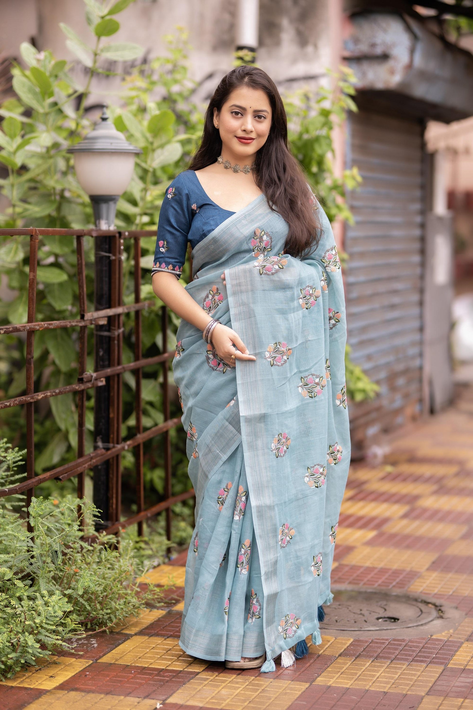 Sky Pure Linen Ethnic Motifs Saree with Unstitched Blouse - A2M