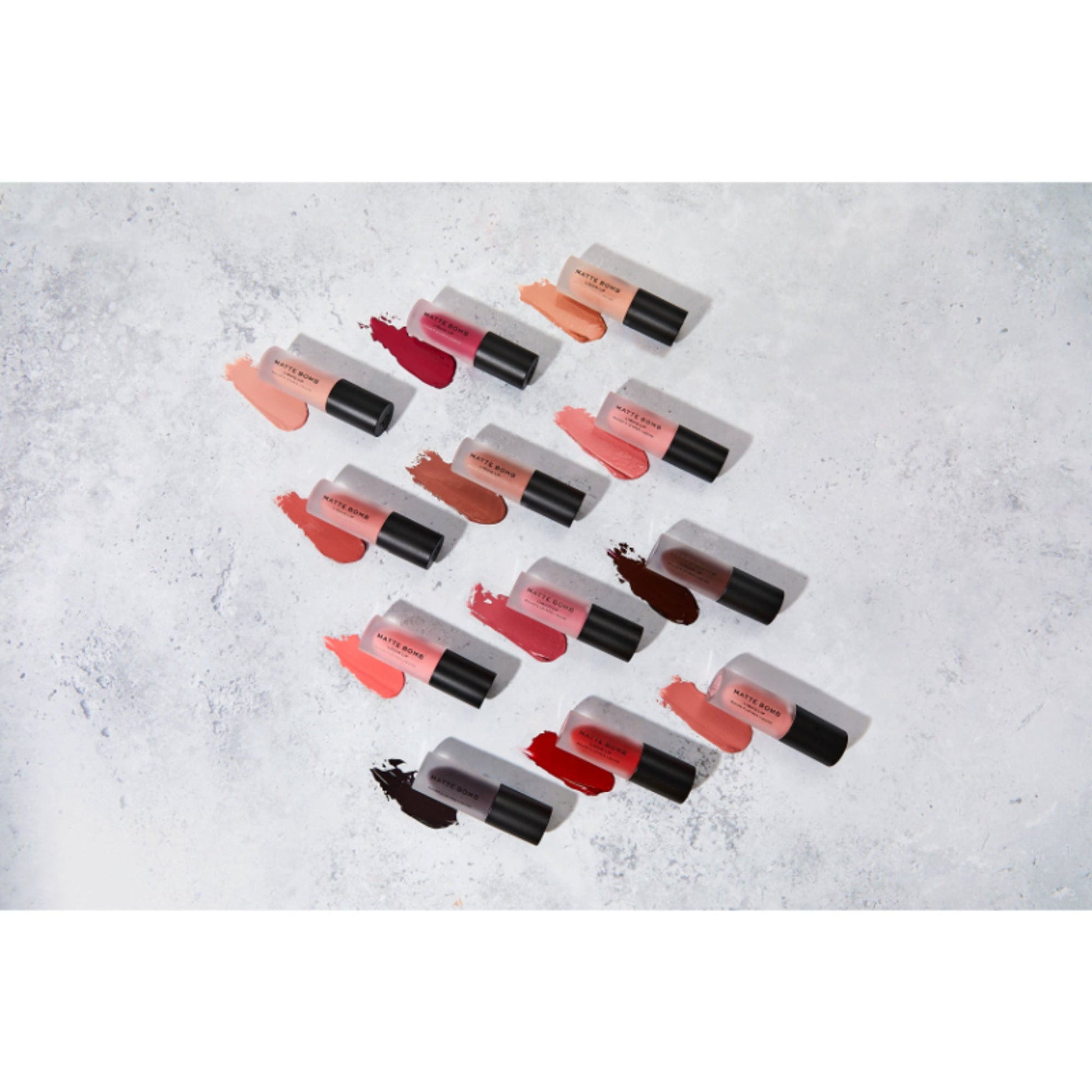 Makeup Revolution Matte Bomb - Lure Red