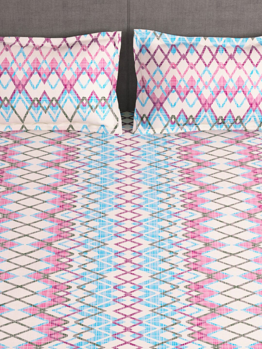 Story@home Tango Pink & White Printed 240 TC King Bedsheet with 2 Pillow Covers 