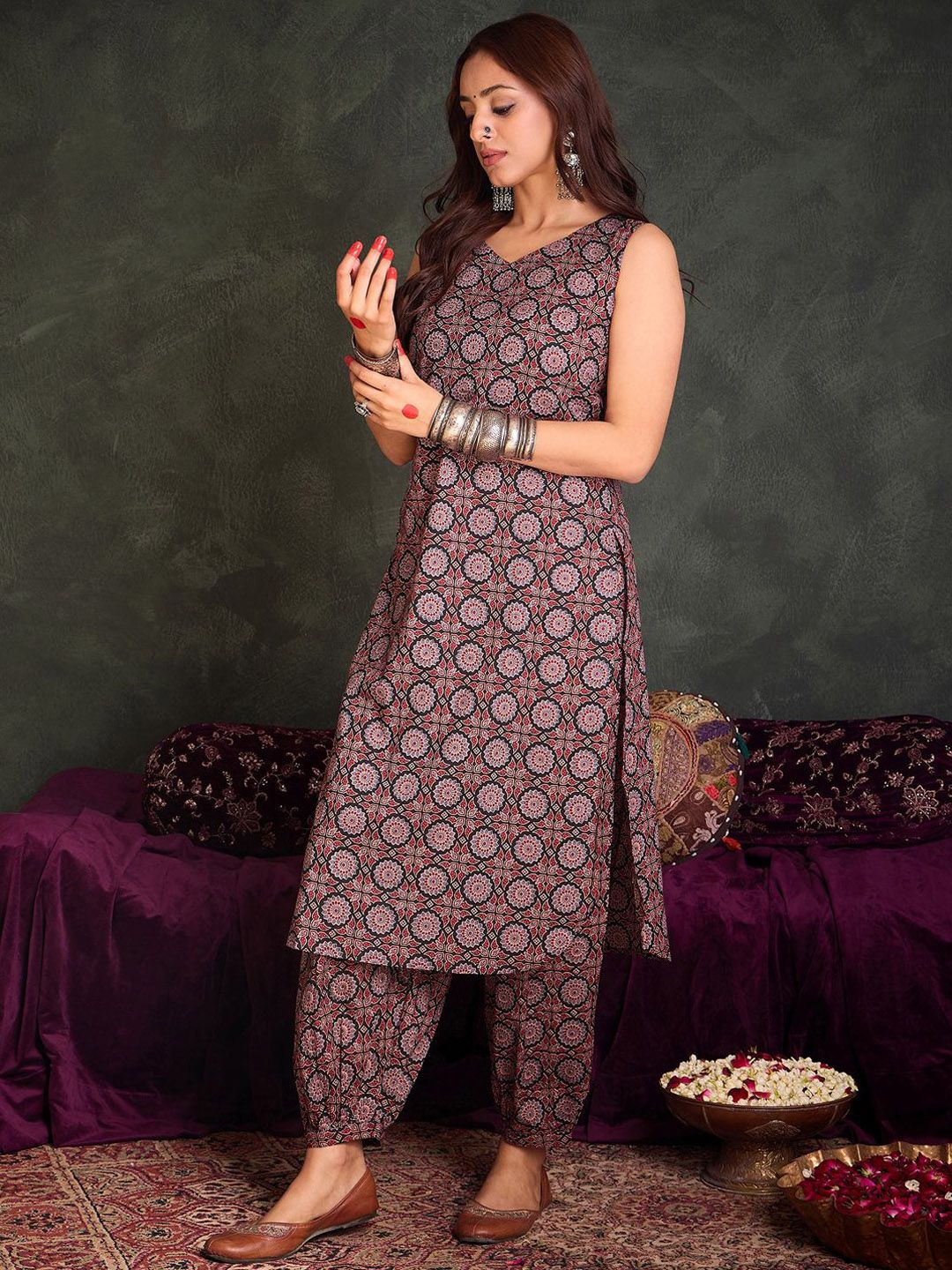 Indo Era Floral Printed V-Neck Pure Cotton Straight Kurta With Salwar